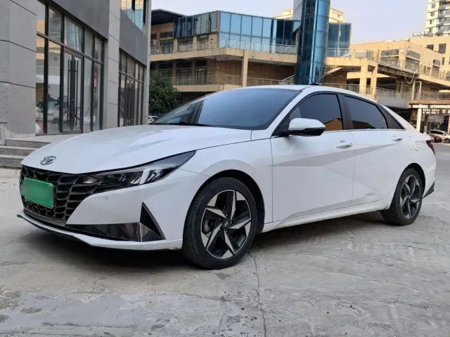 Фотография автомобиля — Hyundai Elantra