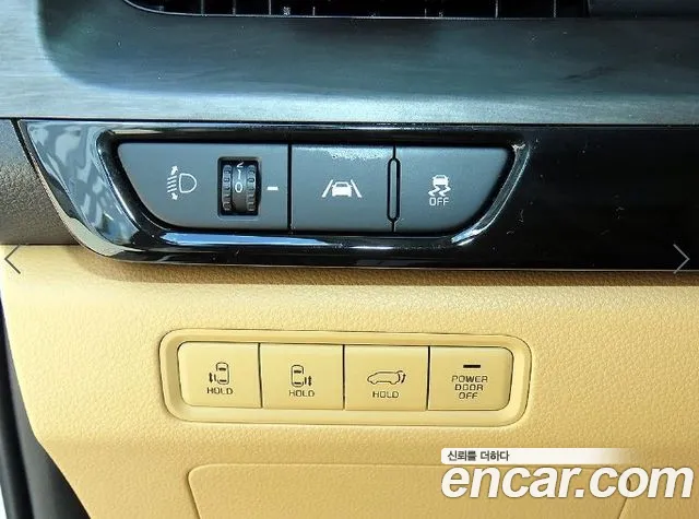 Kia Carnival Generation 4 — Фото автомобиля 17