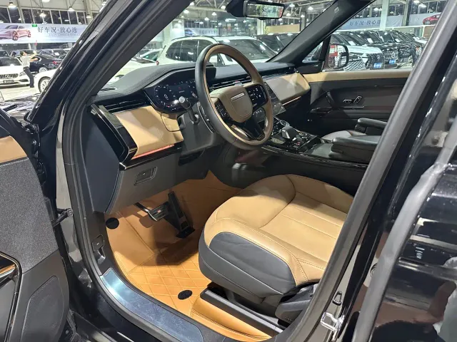 Land Rover Range Rover Sport — Фото автомобиля 4