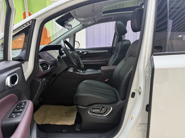 GAC Trumpchi M6 — Фото автомобиля 7