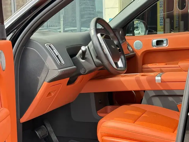 Li Auto L8 — Фото автомобиля 7