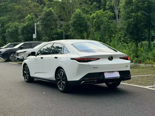 Changan Eado — Фото автомобиля 7