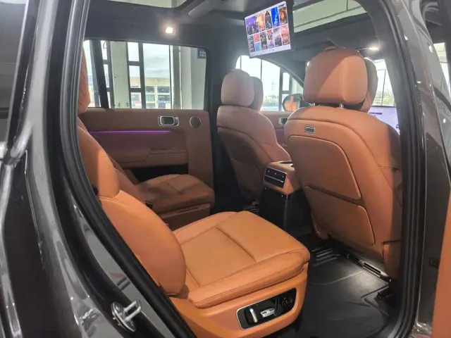 Li Auto L9 — Фото автомобиля 8