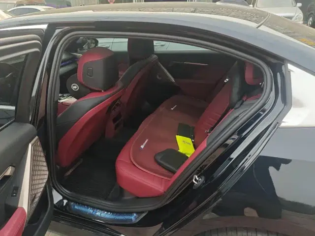 BMW 5 Series — Фото автомобиля 3