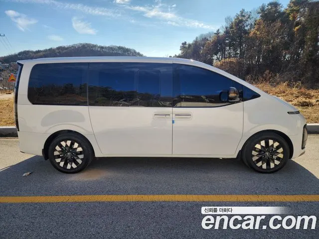 Hyundai Staria Staria 4WD Lounge 9 мест — Фото автомобиля 7