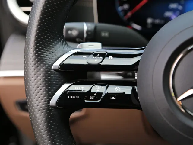 Mercedes-Benz E-Class — Фото автомобиля 13