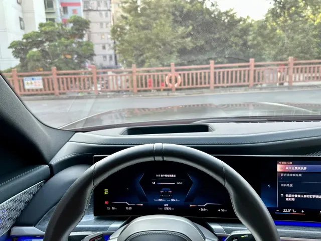 BMW i7 — Фото автомобиля 20