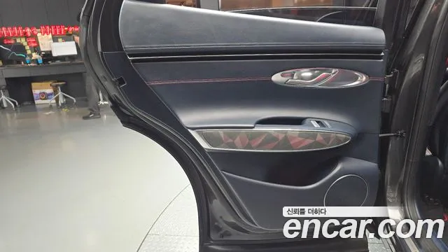 Genesis GV70 — Фото автомобиля 14