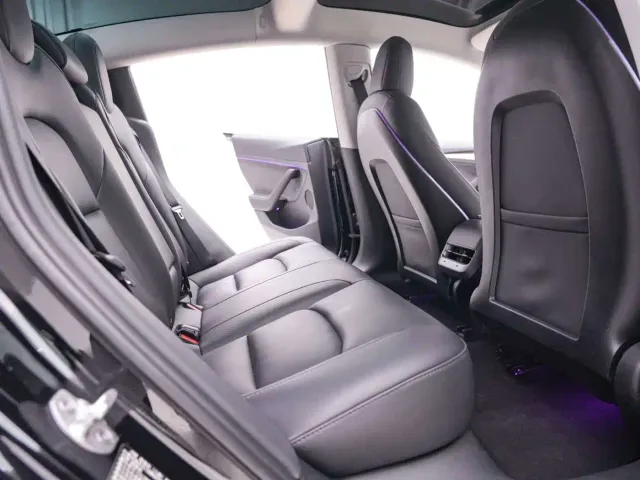 Tesla Model 3 — Фото автомобиля 23
