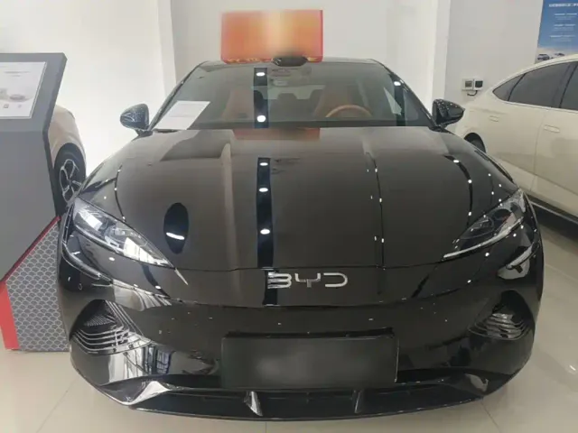 BYD Seal — Фото автомобиля 2
