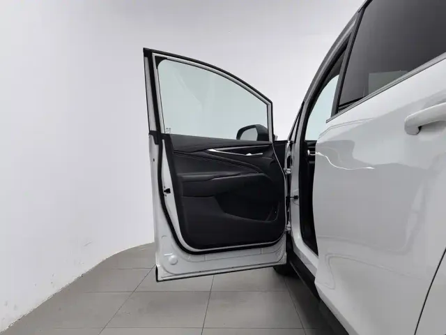 Maxus Dajia 5 — Фото автомобиля 8