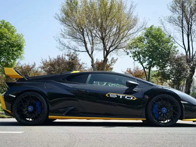 Lamborghini Huracan — Фото автомобиля 3