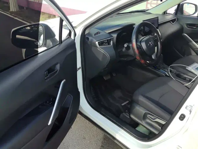 Toyota Corolla Cross — Фото автомобиля 7