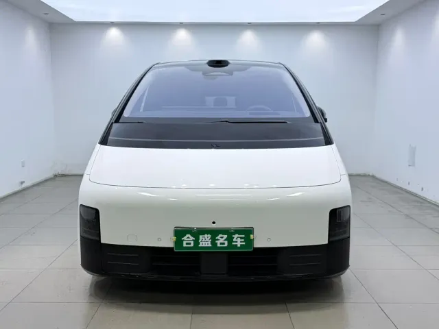 Li Auto MEGA — Фото автомобиля 2
