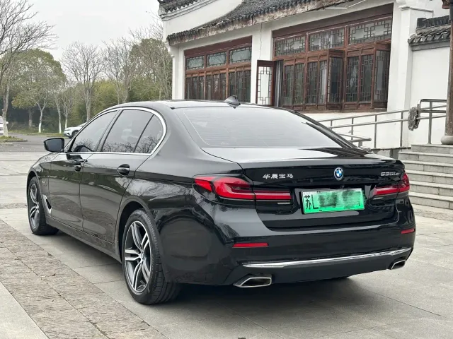 BMW 5 Series — Фото автомобиля 6