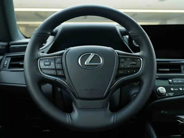 Lexus ES — Фото автомобиля 19