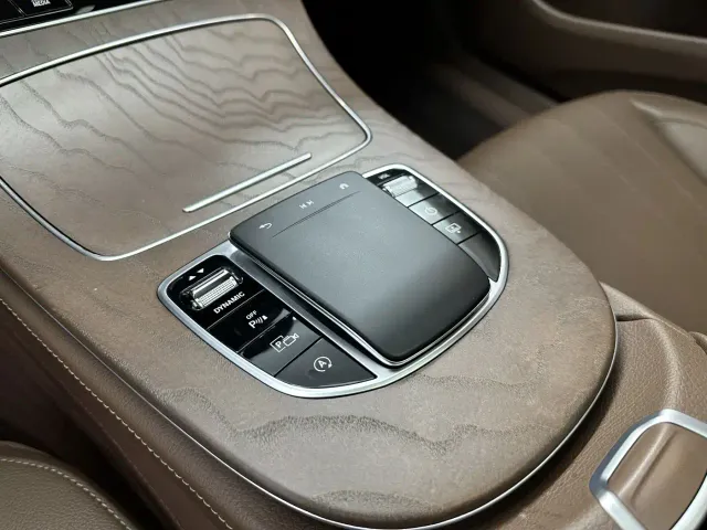 Mercedes-Benz E-Class — Фото автомобиля 18