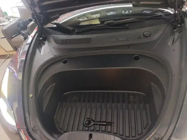 Tesla Model 3 — Фото автомобиля 19