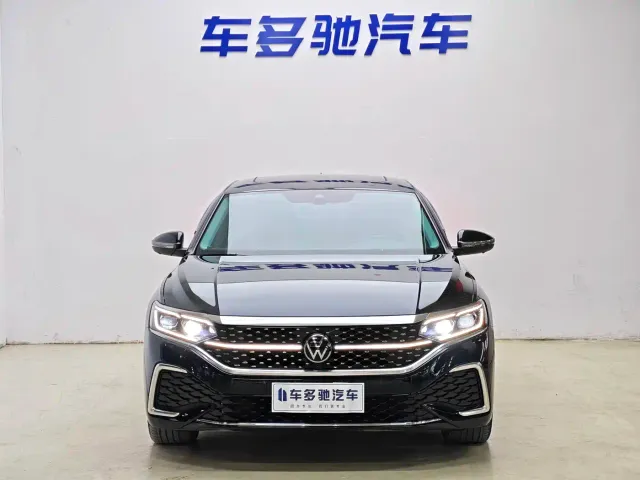 Volkswagen Passat — Фото автомобиля 2