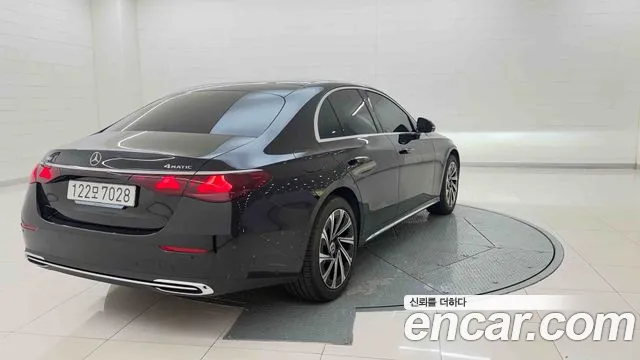 Mercedes-Benz E-Class — Фото автомобиля 6