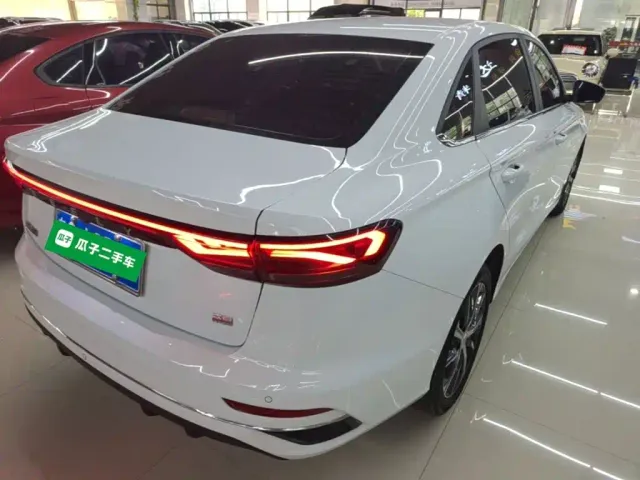 Geely Emgrand — Фото автомобиля 4
