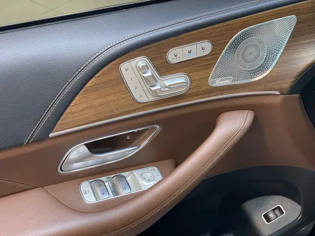 Mercedes-Benz GLS-Class — Фото автомобиля 30