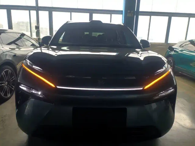 BYD Tang L — Фото автомобиля 2