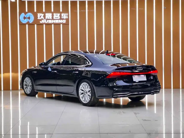 Audi A7L — Фото автомобиля 4