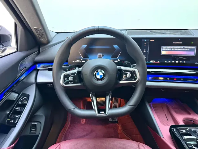 BMW 5 Series — Фото автомобиля 14