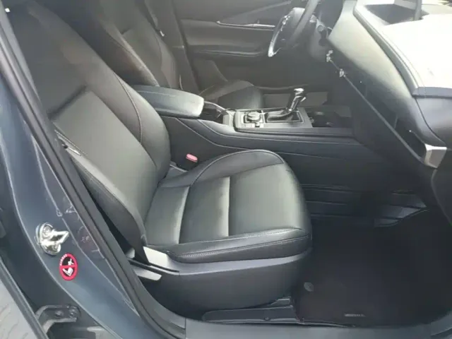 Mazda CX-30 — Фото автомобиля 24