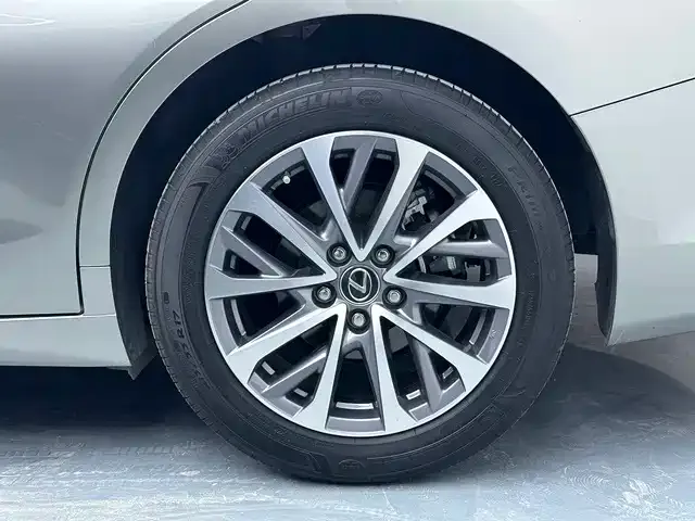 Lexus ES — Фото автомобиля 19