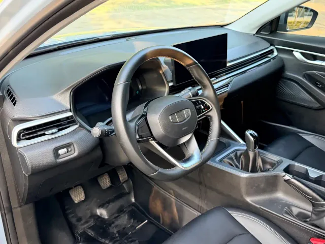 Geely Emgrand — Фото автомобиля 9