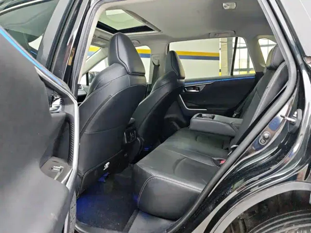 Toyota Wildlander — Фото автомобиля 11