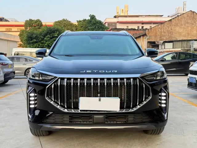 Jetour X70 Plus — Фото автомобиля 2