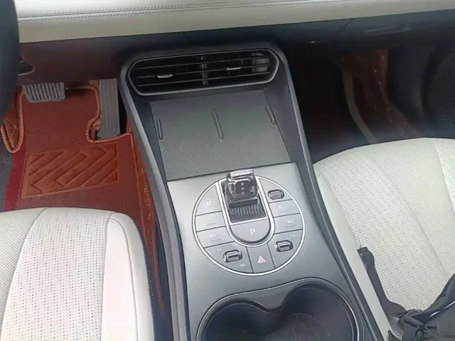 BYD Seal 05 DM-i — Фото автомобиля 13