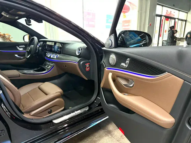 Mercedes-Benz E-Class — Фото автомобиля 9