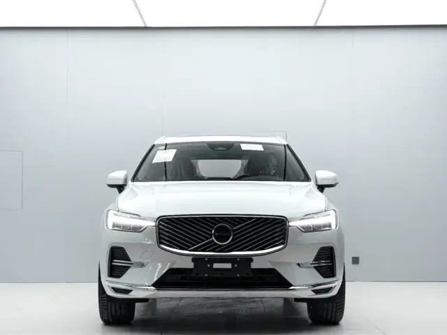 Volvo XC60 — Фото автомобиля 2