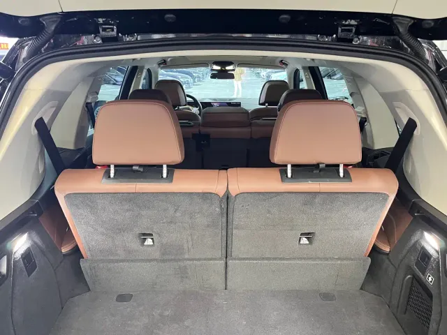 BMW X7 — Фото автомобиля 10