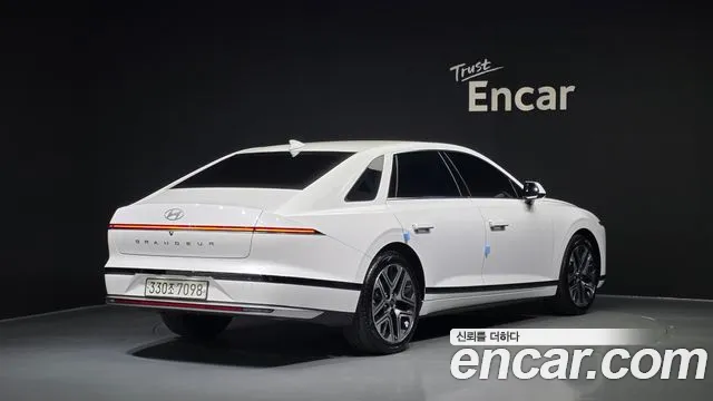 Hyundai Grandeur GN7 — Фото автомобиля 2