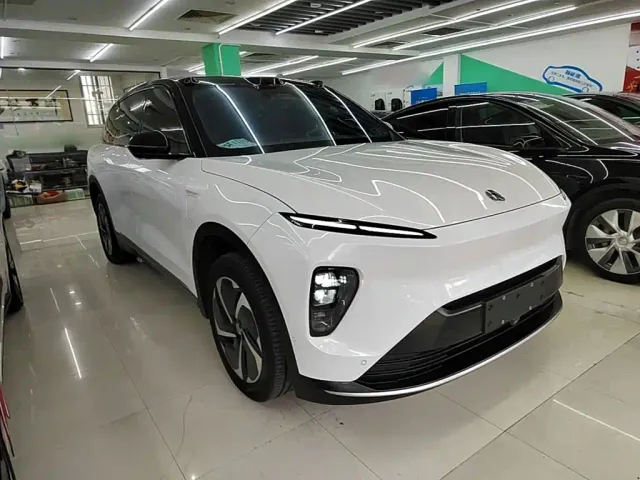 Nio ES8 — Фото автомобиля 3
