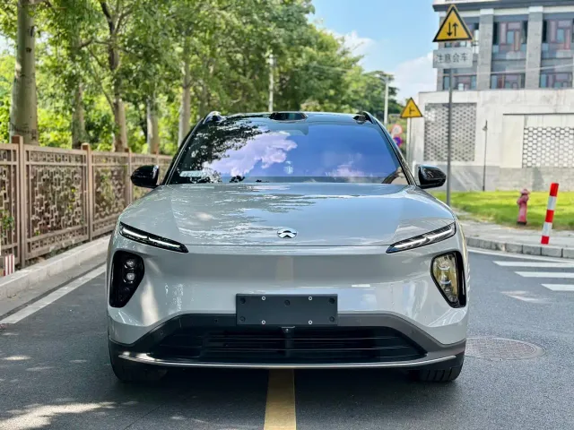 Nio ES6 — Фото автомобиля 2