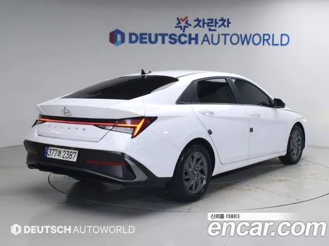 Hyundai Avante CN7 — Фото автомобиля 2