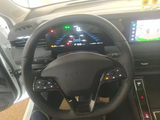 Roewe i5 — Фото автомобиля 10