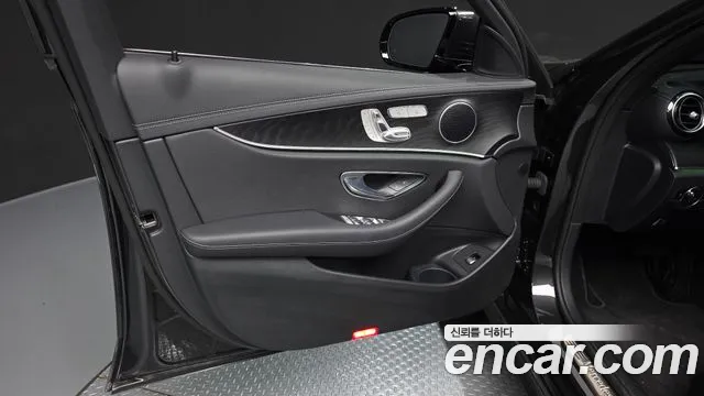Mercedes-Benz E-Class W213 — Фото автомобиля 13