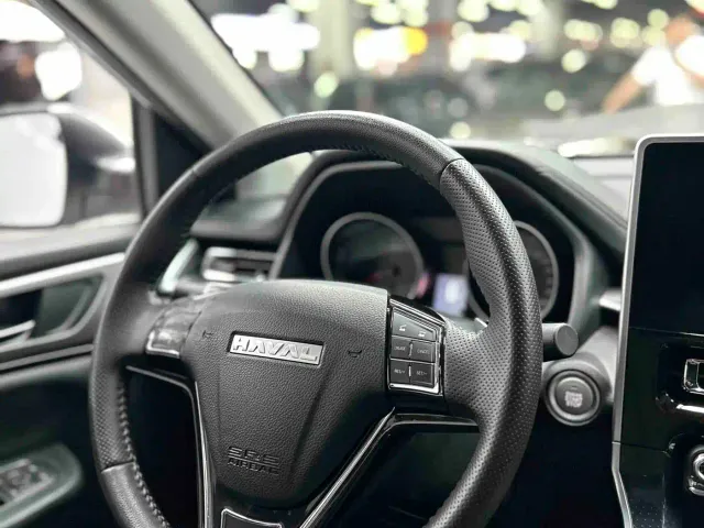 Haval M6 — Фото автомобиля 9