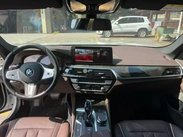 BMW 5 Series — Фото автомобиля 6