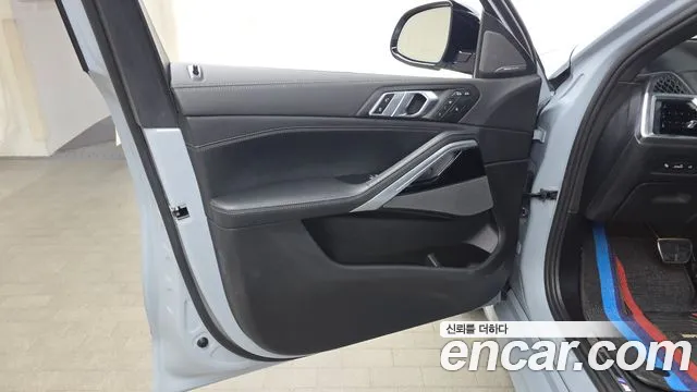 BMW X6 xDrive40i M Sport — Фото автомобиля 24
