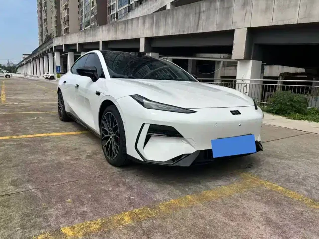 Geely Galaxy E8 — Фото автомобиля 3
