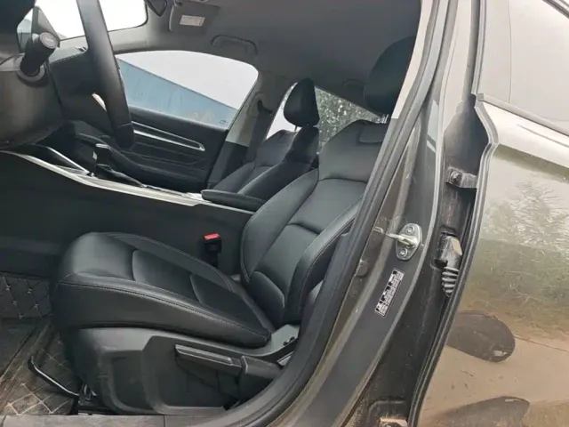 Geely Emgrand — Фото автомобиля 14