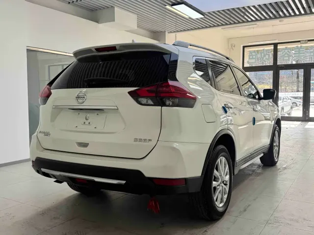 Nissan X-Trail — Фото автомобиля 6